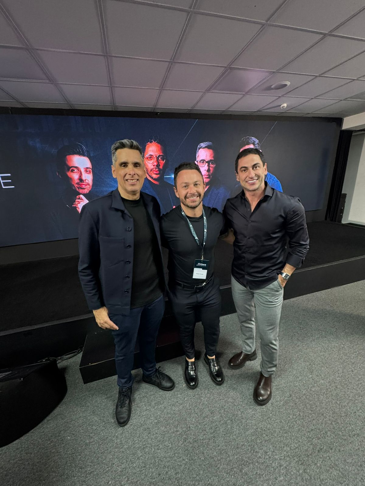 Felipe com especialistas